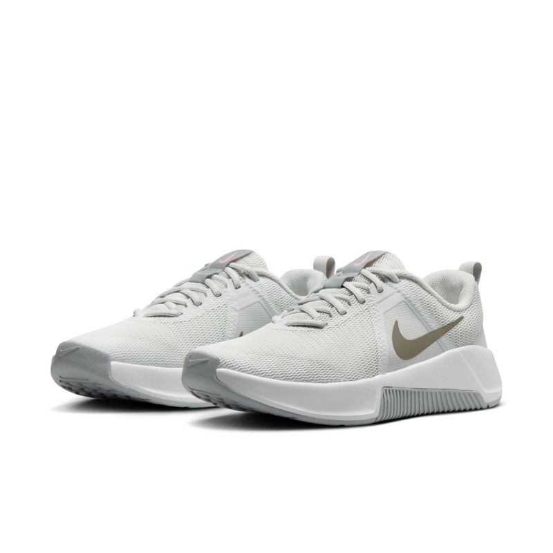 Tenis-nike-para-mujer-W-Nike-Mc-Trainer-3-para-entrenamiento-color-gris.-Suela