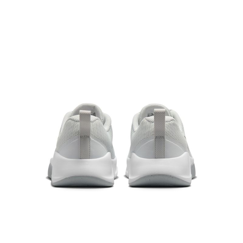 Tenis-nike-para-mujer-W-Nike-Mc-Trainer-3-para-entrenamiento-color-gris.-Talon