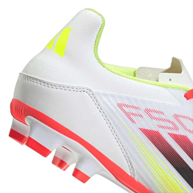 Guayos-adidas-unisex-F50-Club-Fg-Mg-para-futbol-color-blanco.-Par-Laterales