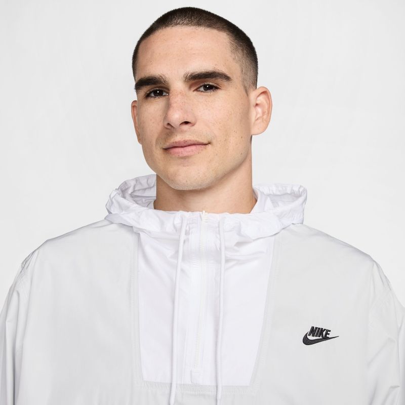 Chaqueta-nike-para-hombre-M-Nk-Club-Marina-Anrk-Gfx-para-moda-color-blanco.-Reverso-Sobre-Modelo