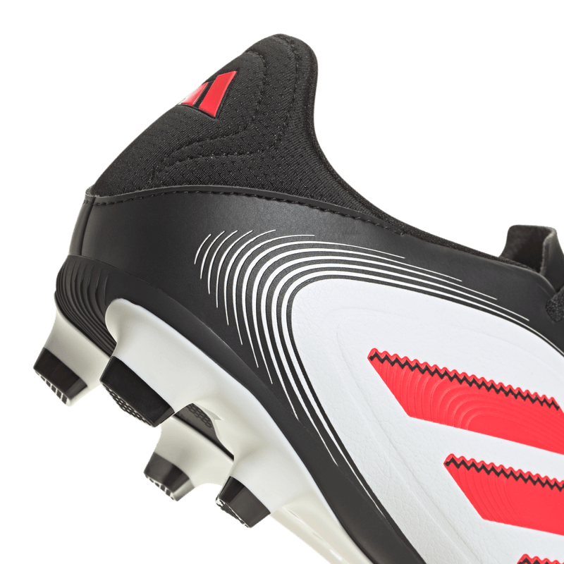 Guayos-adidas-unisex-Copa-Pure-Iii-Club-para-futbol-color-blanco.-Lateral-Y-Suela