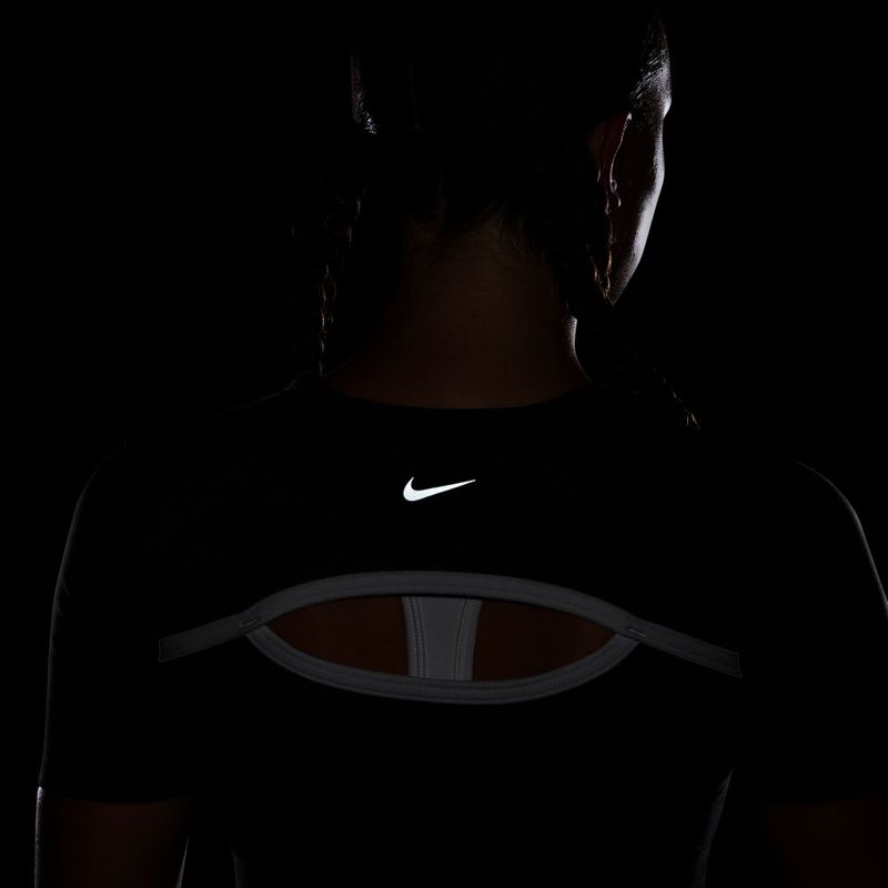 Camiseta-Manga-Corta-nike-para-mujer-W-Nk-One-Fitted-Df-Ss-Top-Sp-para-entrenamiento-color-negro.-Detalle-6