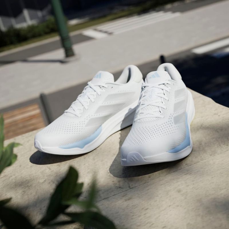 Tenis-adidas-para-hombre-Supernova-Stride-2-para-correr-color-blanco.-Mktg-Vista-41