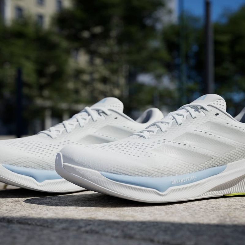 Tenis-adidas-para-hombre-Supernova-Stride-2-para-correr-color-blanco.-Mktg-Vista-45