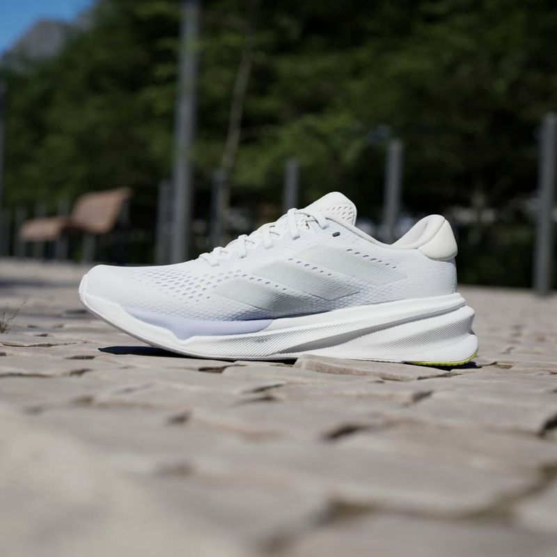 Tenis-adidas-para-mujer-Supernova-Stride-2-para-correr-color-blanco.-Mktg-Vista-36