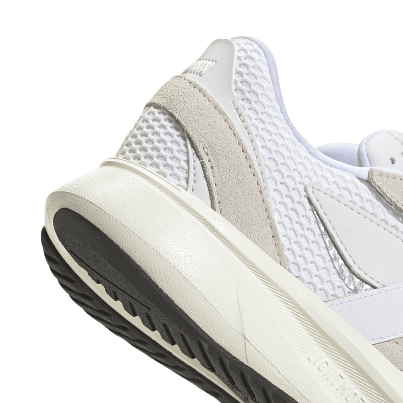Tenis-adidas-para-niño-Lightblaze-J-para-moda-color-blanco.-Detalle-2