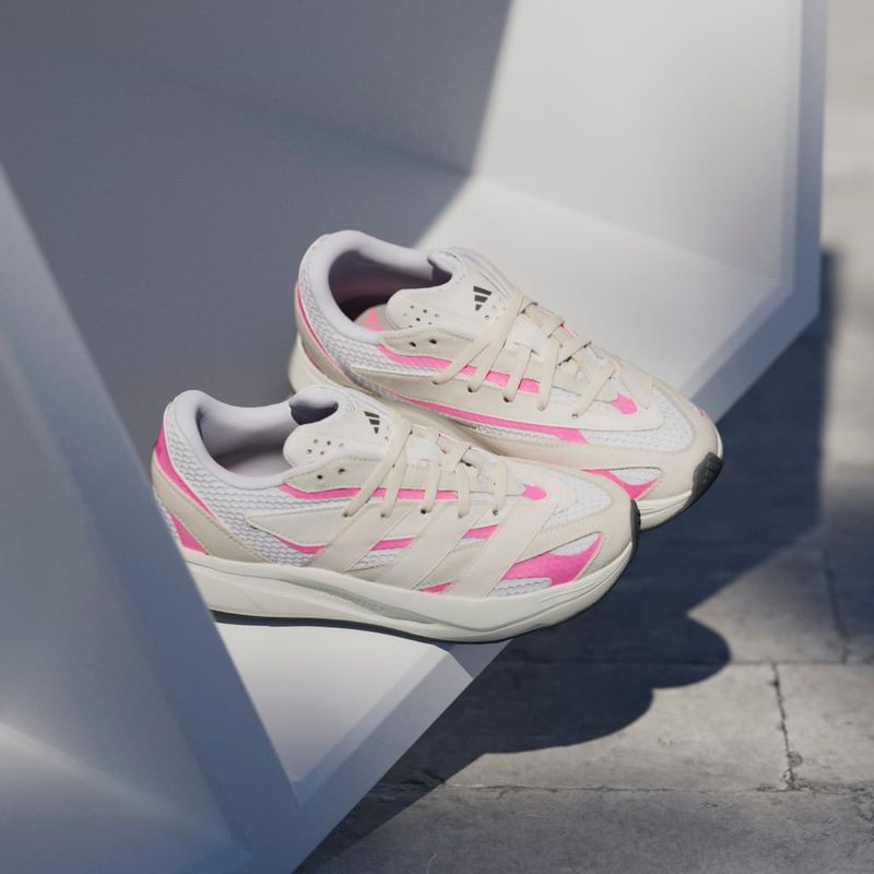 Tenis-adidas-para-niño-Lightblaze-J-para-moda-color-blanco.-Mktg-Vista-25