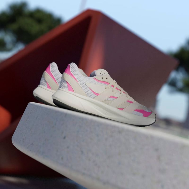 Tenis-adidas-para-niño-Lightblaze-J-para-moda-color-blanco.-Mktg-Vista-30