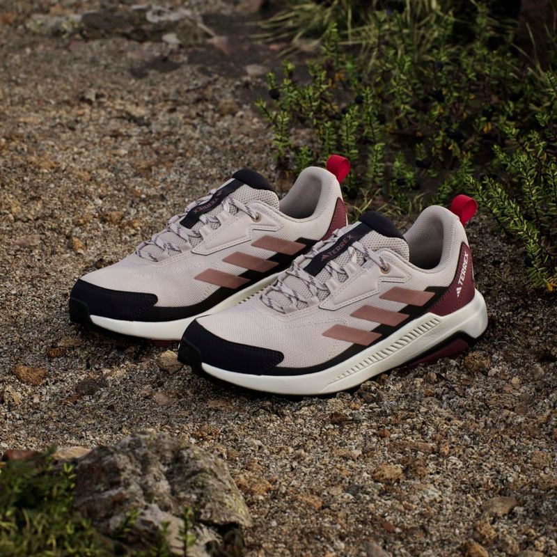 Tenis-adidas-para-mujer-Terrex-Anylander-W-para-outdoor-color-beige.-Mktg-Vista-25