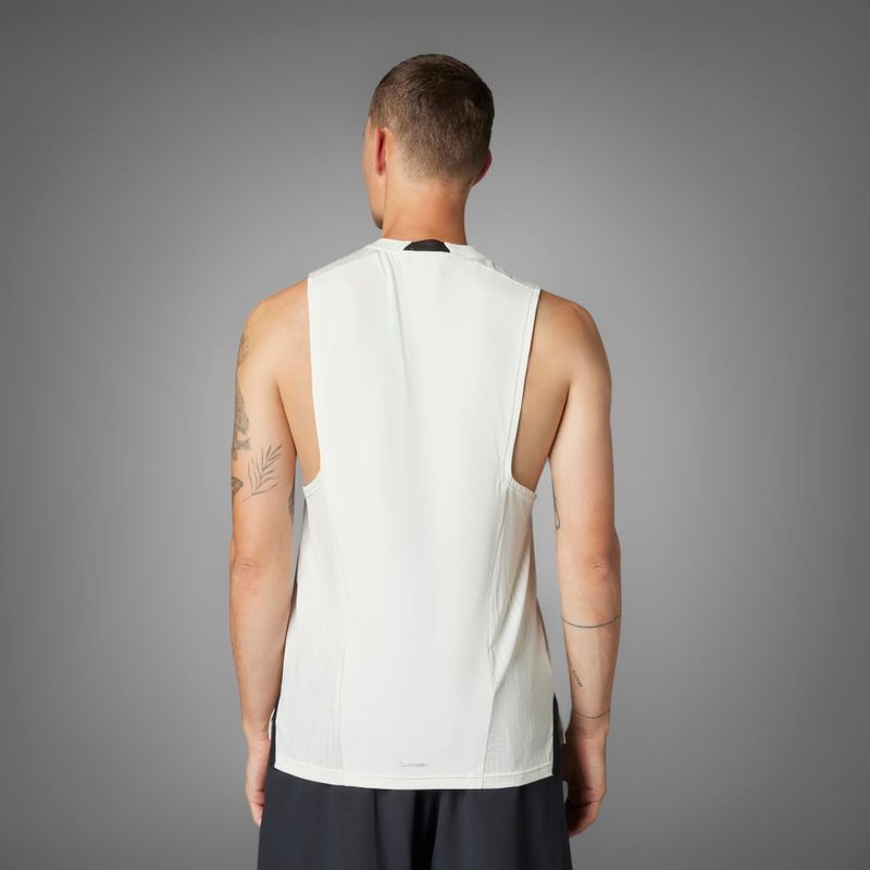 Camiseta-Manga-Sisa-adidas-para-hombre-D4T-Int.-Tank-para-entrenamiento-color-blanco.-Detalle-4