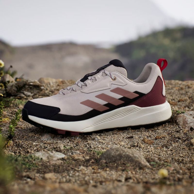 Tenis-adidas-para-mujer-Terrex-Anylander-W-para-outdoor-color-beige.-Mktg-Vista-36