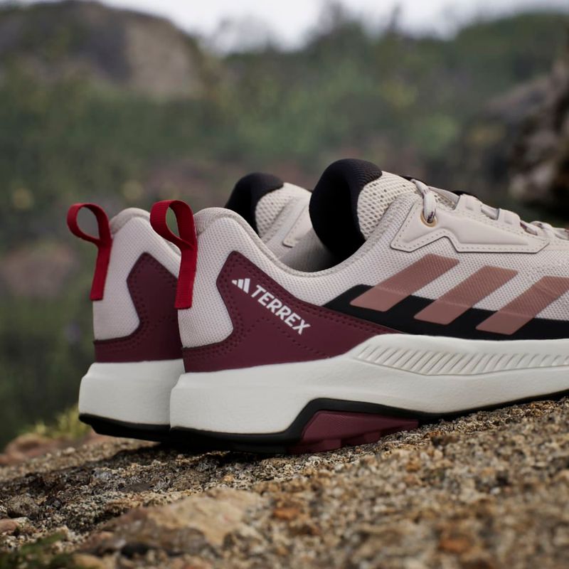 Tenis-adidas-para-mujer-Terrex-Anylander-W-para-outdoor-color-beige.-Mktg-Vista-46