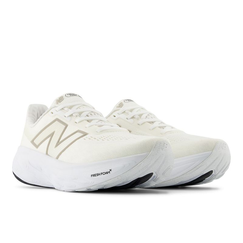 Tenis-new-balance-para-mujer-1080-V14-para-correr-color-blanco.-Pares-Diagonal-Izquierda