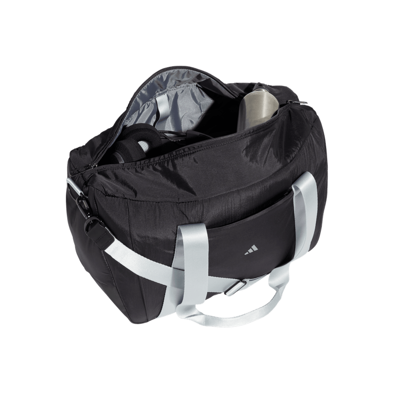 Maletin-adidas-para-mujer-Gym-Hiit-Duffel-para-entrenamiento-color-negro.-Detalle-2