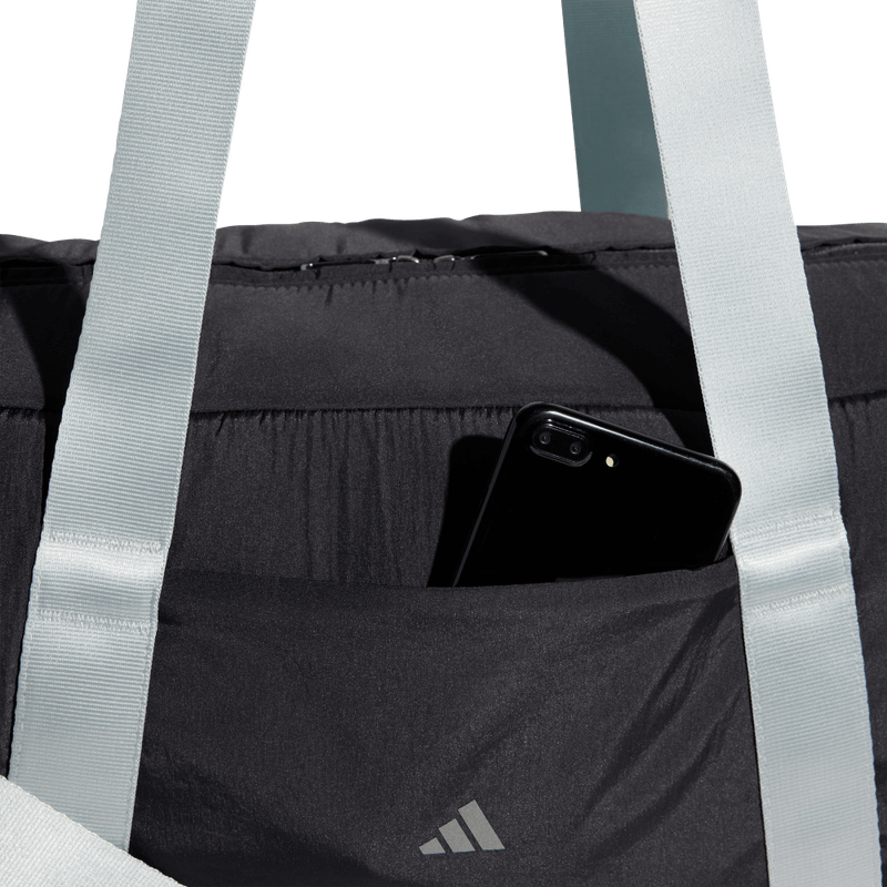 Maletin-adidas-para-mujer-Gym-Hiit-Duffel-para-entrenamiento-color-negro.-Detalle-1