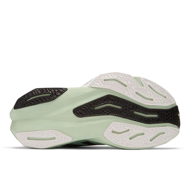 Tenis-new-balance-para-mujer-Rebel-V4-para-correr-color-verde.-Suela