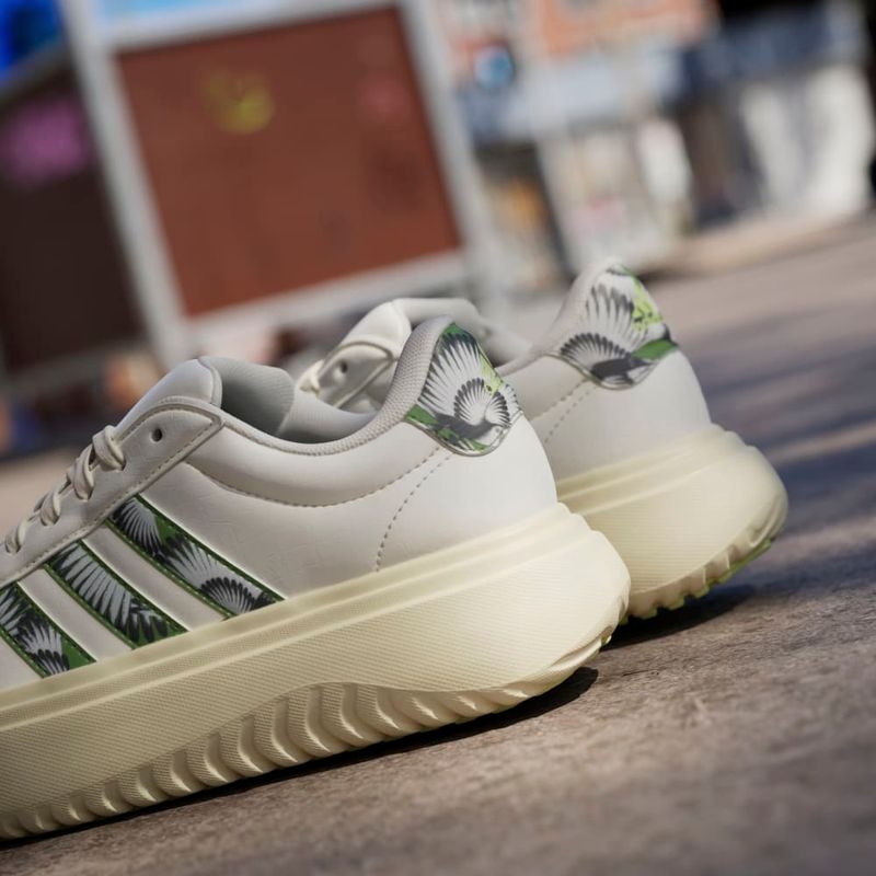 Tenis-adidas-para-mujer-Grand-Court-Platfor-para-moda-color-blanco.-Mktg-Vista-8