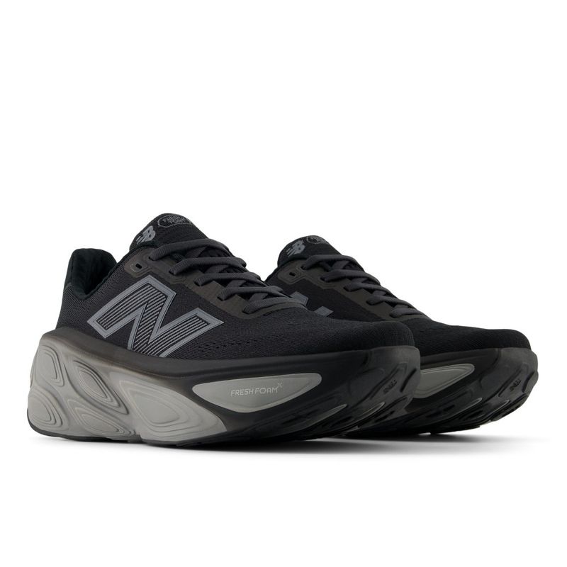Tenis-new-balance-para-mujer-More-V5-para-correr-color-negro.-Pares-Diagonal-Izquierda