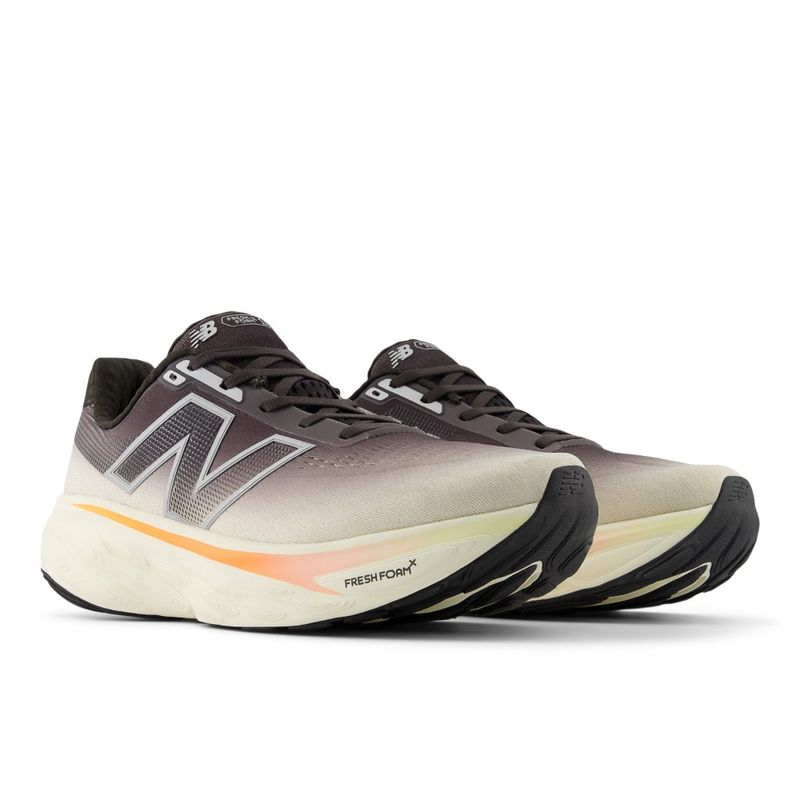 Tenis-new-balance-para-hombre-1080-V14-para-correr-color-negro.-Pares-Diagonal-Izquierda
