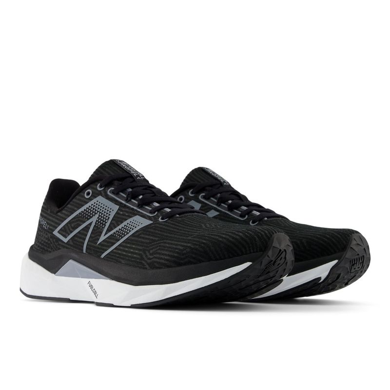 Tenis-new-balance-para-hombre-Propel-V5-para-correr-color-negro.-Pares-Diagonal-Izquierda