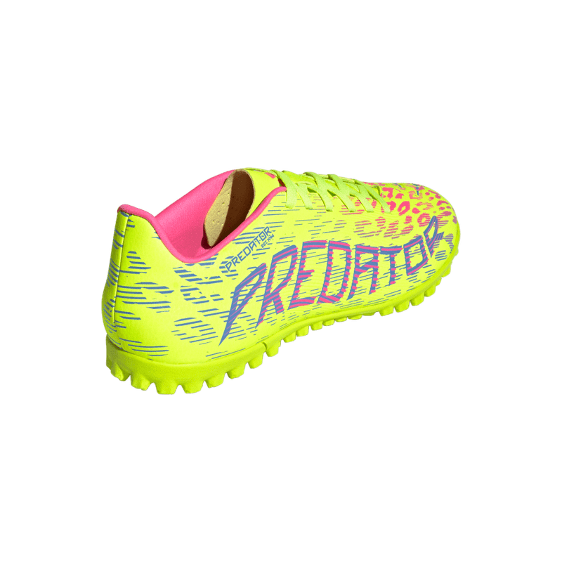 Guayos-adidas-unisex-Predator-Club-Tf-para-futbol-color-verde.-Par-Alineados