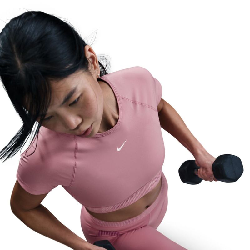 Camiseta-Manga-Corta-nike-para-mujer-W-Np-Df-Ss-Crop-Top-Tt-Gx-para-entrenamiento-color-rosado.-Detalle-1