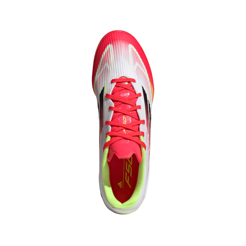 Guayos-adidas-unisex-F50-League-Tf-para-futbol-color-blanco.-Vista-Lateral-Pares