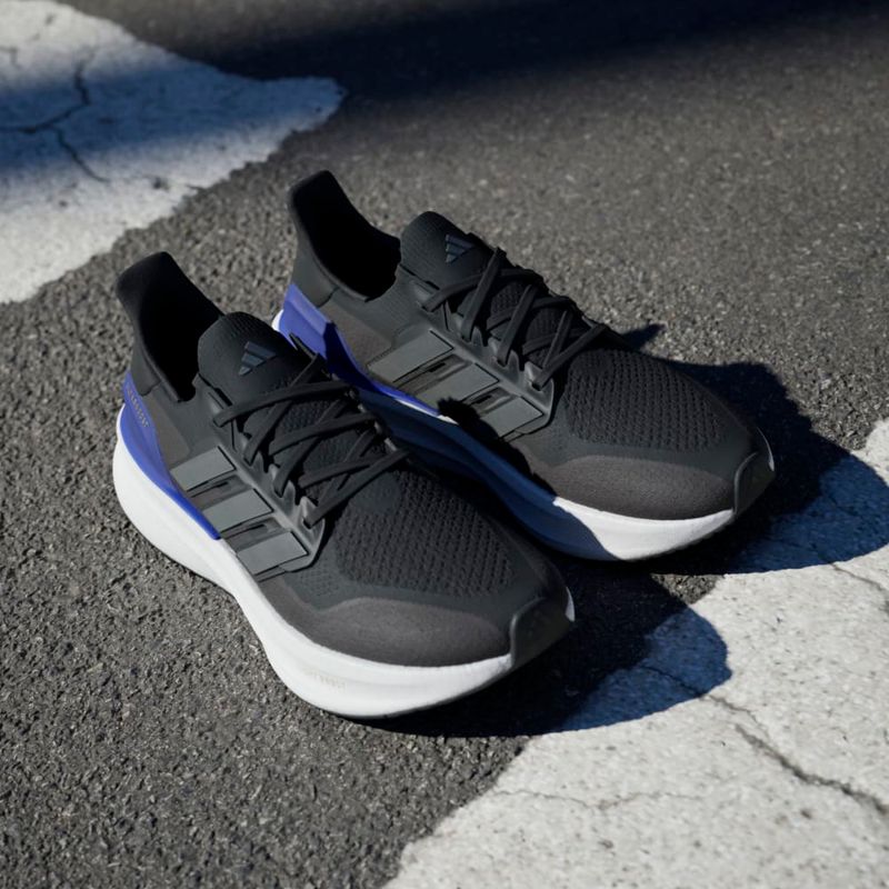Tenis-adidas-para-hombre-Ultraboost-5-para-correr-color-negro.-Mktg-Vista-7
