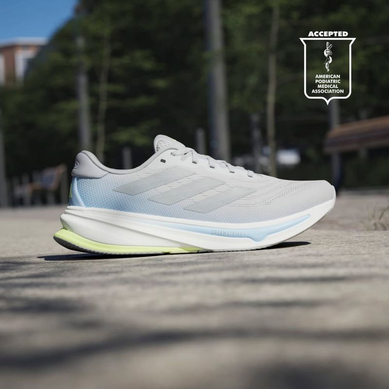 Tenis-adidas-para-hombre-Supernova-Rise-2-M-para-correr-color-gris.-Detalle-2