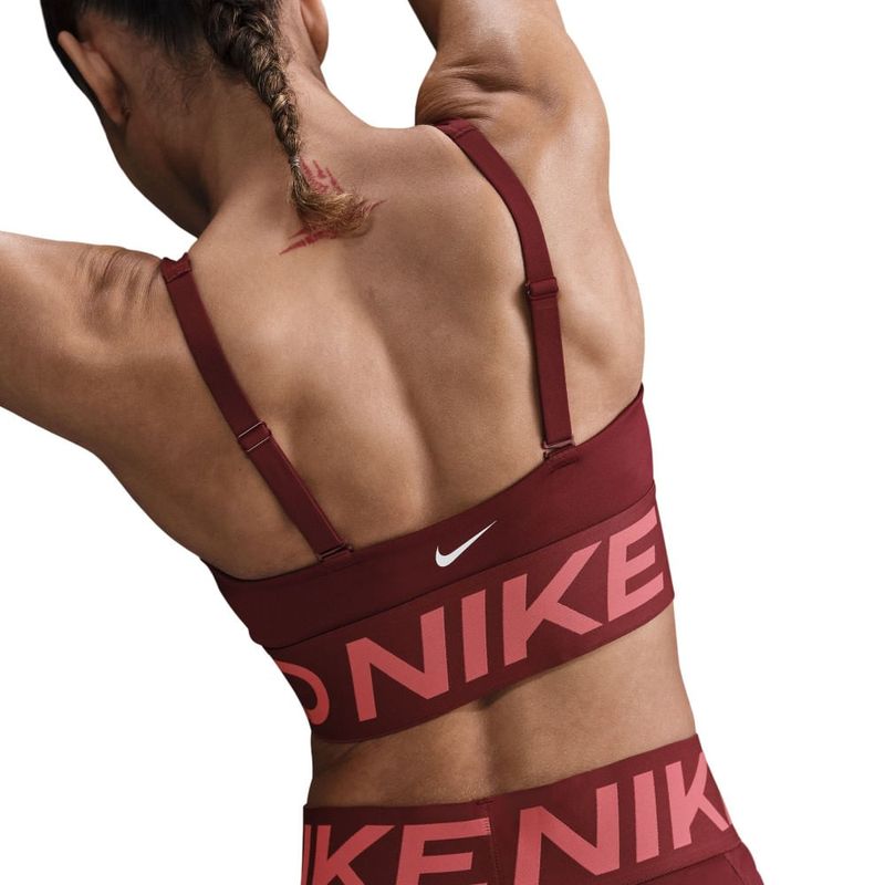 Top-nike-para-mujer-W-Np-Indy-Plunge-Bra-Bold-para-entrenamiento-color-rojo.-Detalle-2