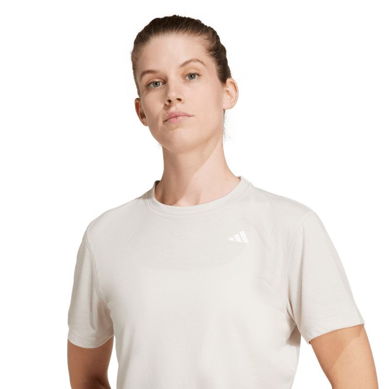 Camiseta-Manga-Corta-adidas-para-mujer-We-Min-Tee-para-entrenamiento-color-gris.-Detalle-Posterior