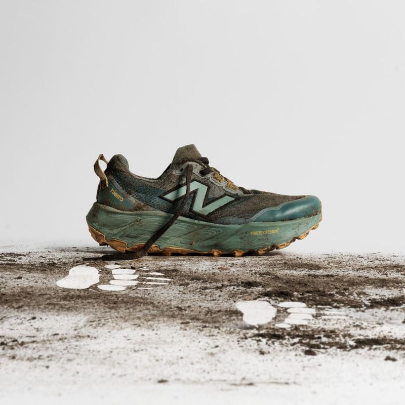 Tenis-new-balance-para-hombre-Hierro-V9-para-outdoor-color-verde.-16