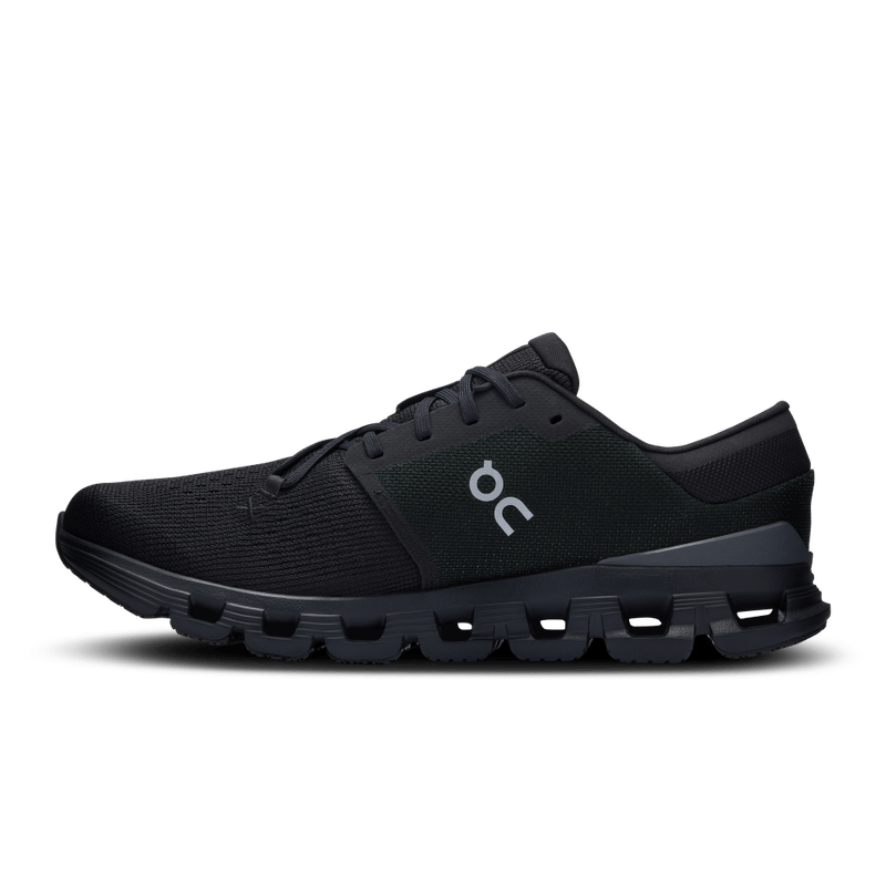 Tenis-on-para-hombre-Cloud-X-4-para-entrenamiento-color-negro.-Lateral-Interna-Izquierda