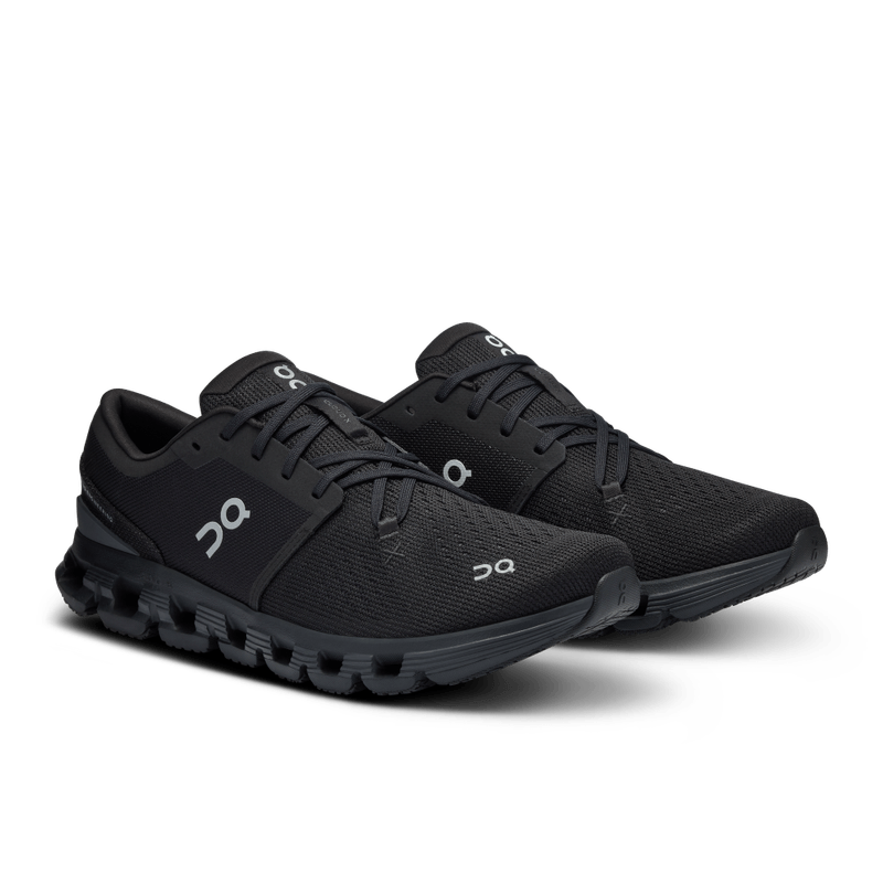 Tenis-on-para-hombre-Cloud-X-4-para-entrenamiento-color-negro.-Par-Alineados-
