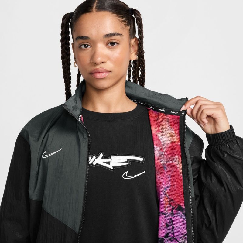 Chaqueta-nike-para-mujer-W-Nsw-Brkng-Wr-Jkt-para-moda-color-negro.-Vista-Posterior-Modelo-2