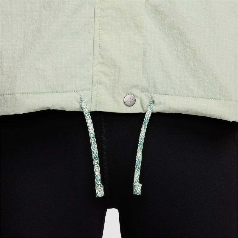Chaqueta-nike-para-mujer-W-Nk-Trail-Rpl-Uv-Jacket-para-correr-color-verde.-Detalle-4