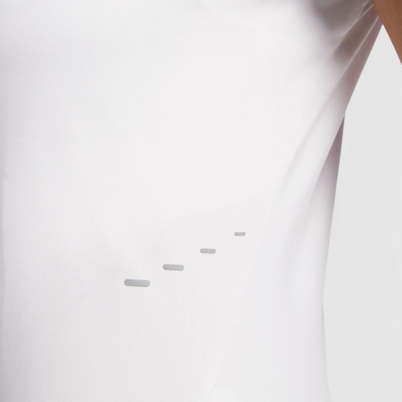 Camiseta-Manga-Corta-nike-para-mujer-W-Nk-Swift-Df-Ss-Top-para-correr-color-blanco.-Detalle-4