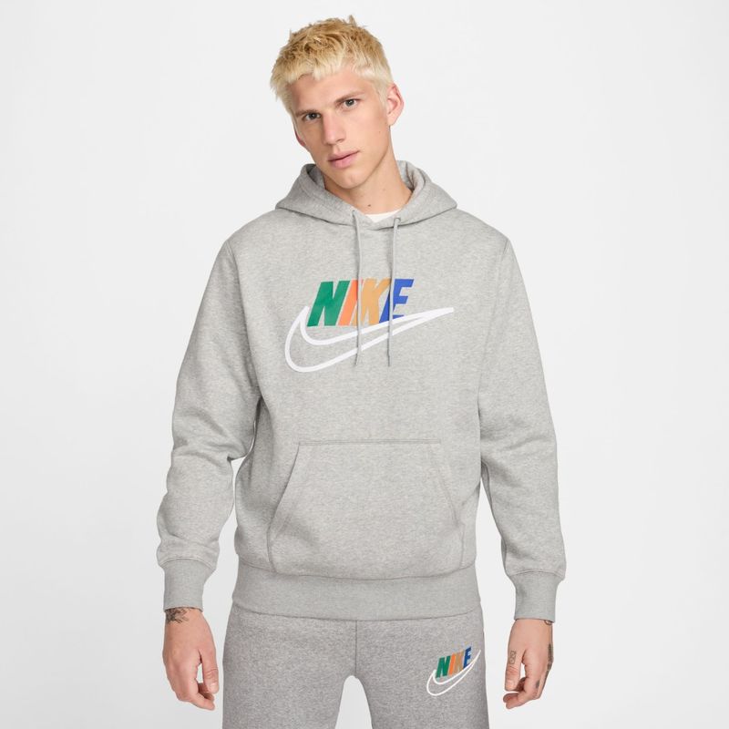 Chaqueta-nike-para-hombre-M-Nk-Club-Bb-Hdy-Futura-Block-para-moda-color-gris.-Frente-Sobre-Modelo