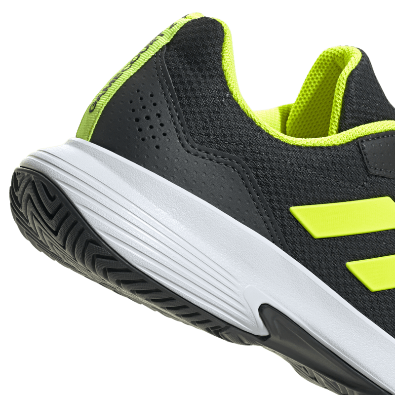 Tenis-adidas-para-hombre-Gamecourt-2-M-para-tenis-color-gris.-Lateral-Y-Suela