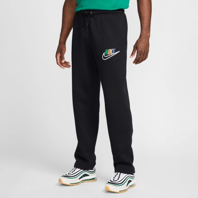 Pantalon-nike-para-hombre-M-Nk-Club-Bb-Oh-Pnt-Ftura-Blck-para-moda-color-negro.-Frente-Sobre-Modelo
