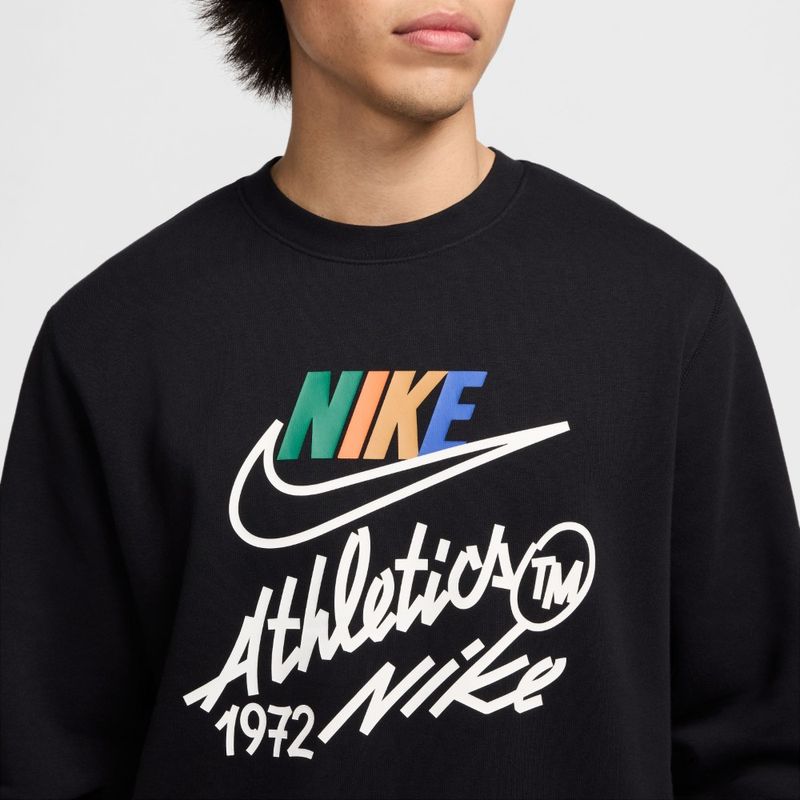 Camiseta-Manga-Larga-nike-para-hombre-M-Nk-Club-Bb-Crew-Futura-Ath-para-moda-color-negro.-Reverso-Sobre-Model2