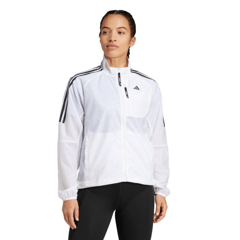 Chaqueta-adidas-para-mujer-Otr-E-Jacket-W-para-correr-color-blanco.-Frontal-Sobre-Modelo-2