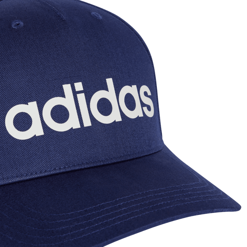 Gorra-adidas-unisex-Daily-Cap-para-moda-color-azul.-Detalle-2