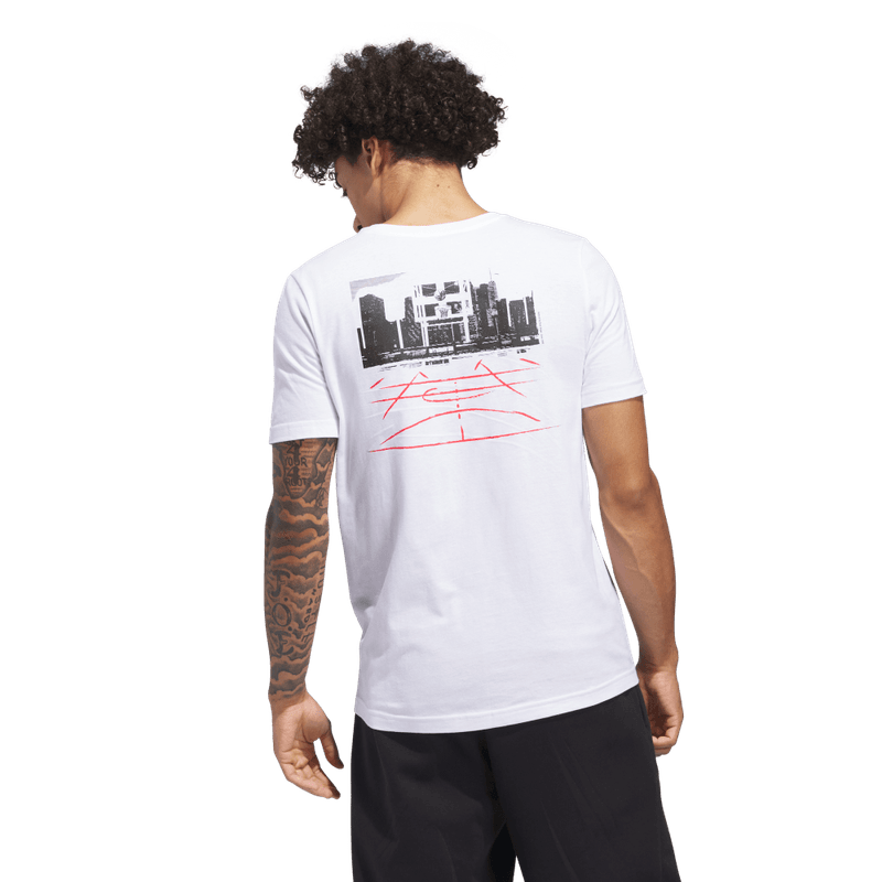 Camiseta-Manga-Corta-adidas-para-hombre-M-C-Photo-Tee-para-moda-color-blanco.-Reverso-Sin-Modelo