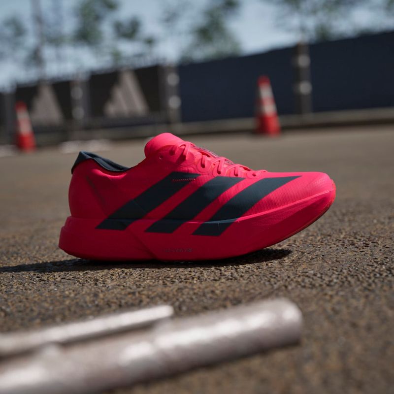 Tenis-adidas-para-mujer-Adizero-Adios-Pro-4-para-correr-color-rojo.-Mktg-Vista-2