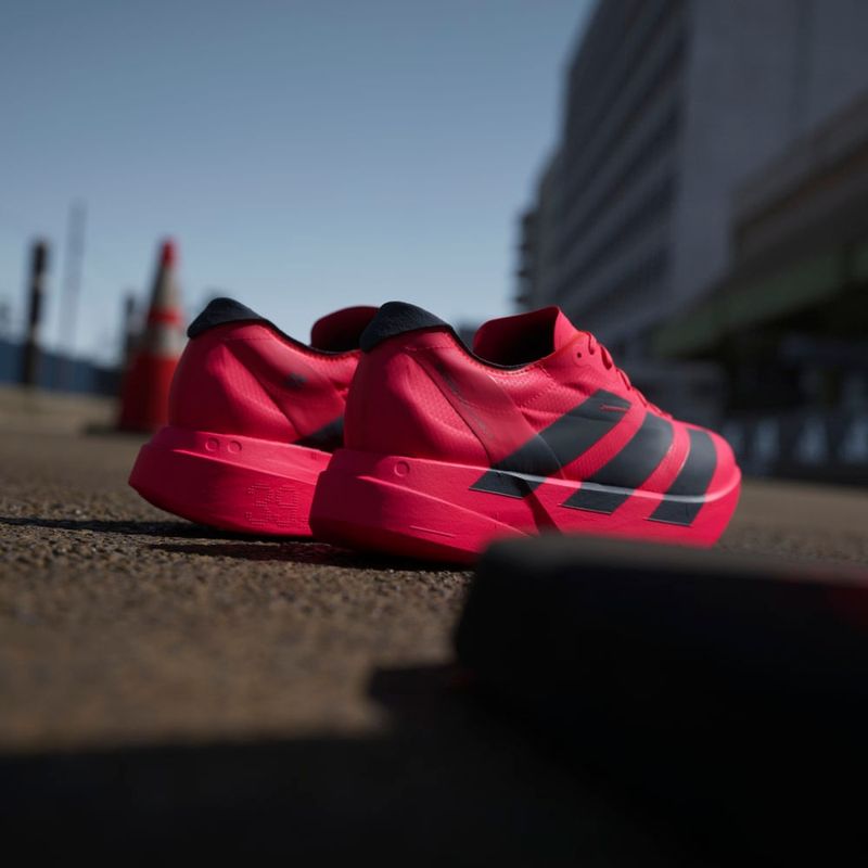 Tenis-adidas-para-mujer-Adizero-Adios-Pro-4-para-correr-color-rojo.-Mktg-Vista-5