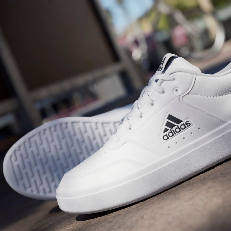 Tenis-adidas-para-hombre-Park-St-para-moda-color-blanco.-Mktg-Vista-9