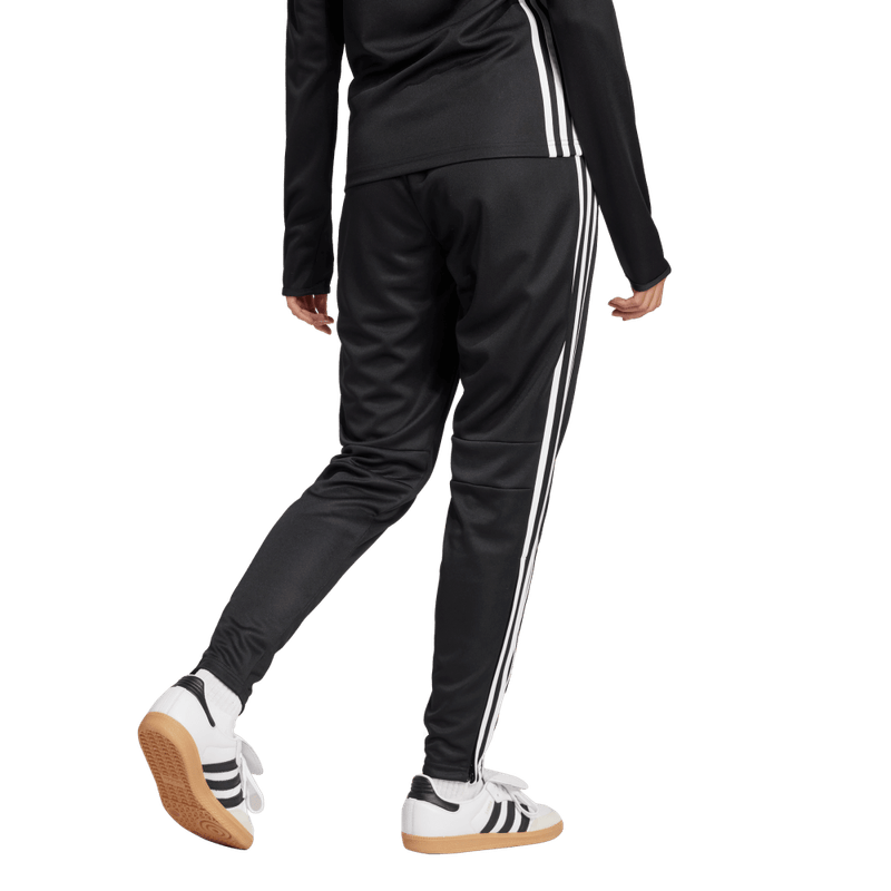 Pantalon-adidas-para-mujer-Tiro-Es-Pnt-W-para-futbol-color-negro.-Frente-Sin-Modelo