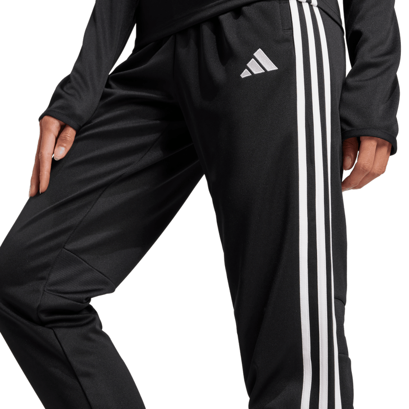 Pantalon-adidas-para-mujer-Tiro-Es-Pnt-W-para-futbol-color-negro.-Detalle-Reflectivo-Modelo