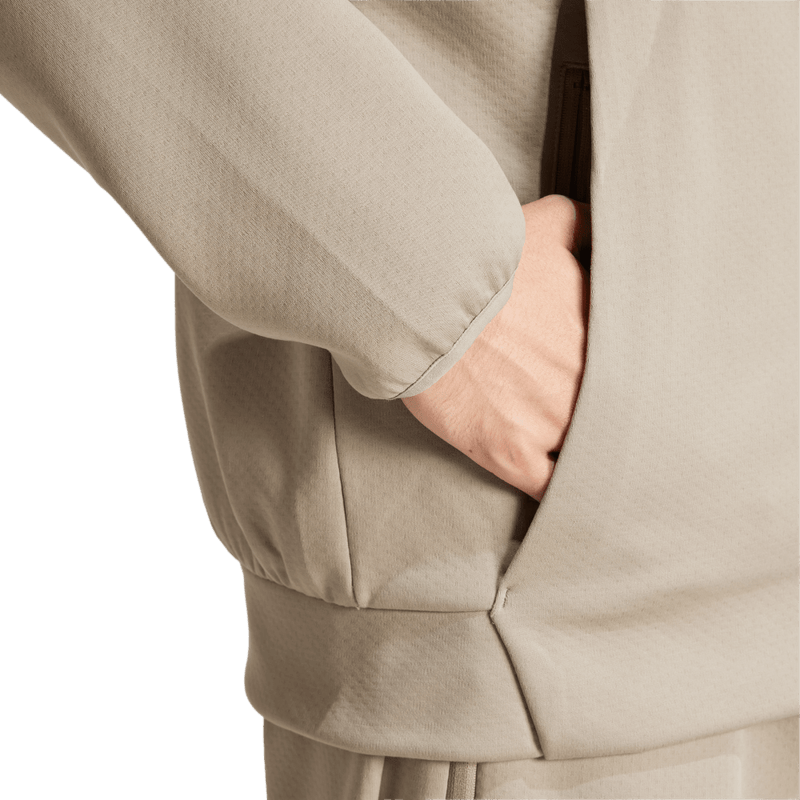 Chaqueta-adidas-para-hombre-M-Z.N.E.-Fz-para-moda-color-beige.-Lateral-Sobre-Modelo